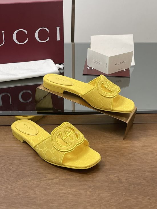 Gucci Summer Canvas Slippers with Interlocking G Design