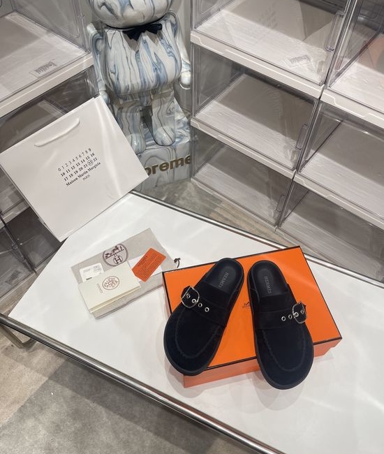 Hermes Suede Lined Closed Toe Non-slip Casual Slides