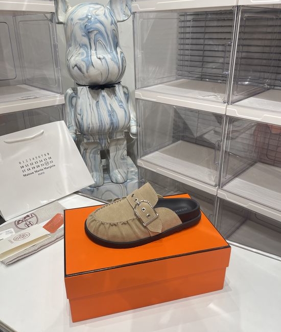Hermes Suede Lined Closed Toe Non-slip Casual Slides