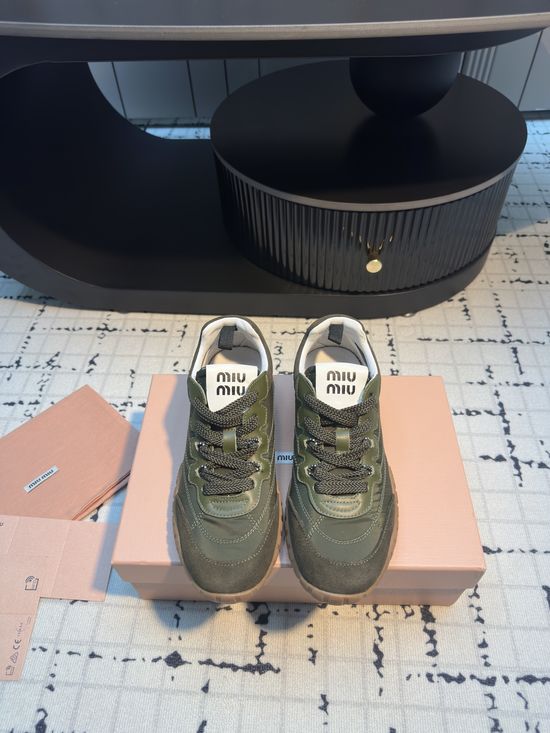 Miu Miu Retro Versatile Traction Sole Sneakers Comfortable Daily Shoes