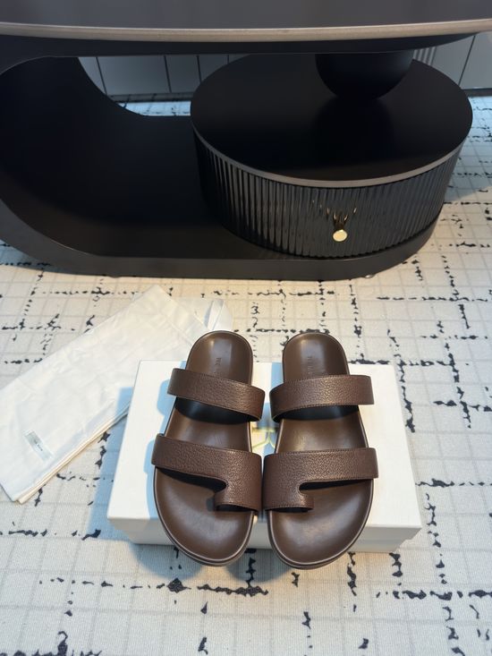 Poeve Genuine Leather Flip Flops Non Slip Soft Casual Slippers