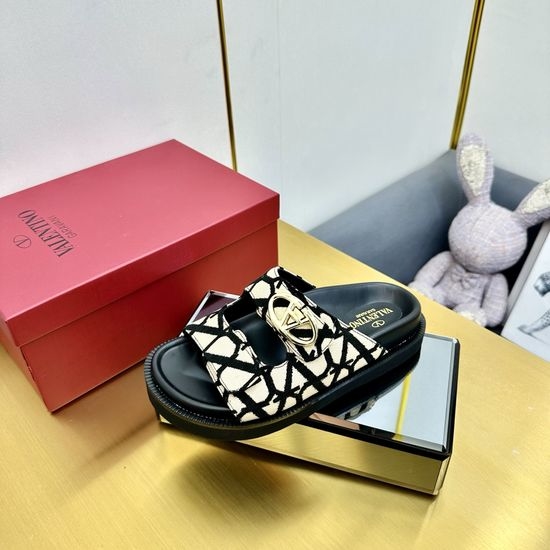 Valentino Comfortable Durable Lightweight Fashion Sandals Non-slip Sole