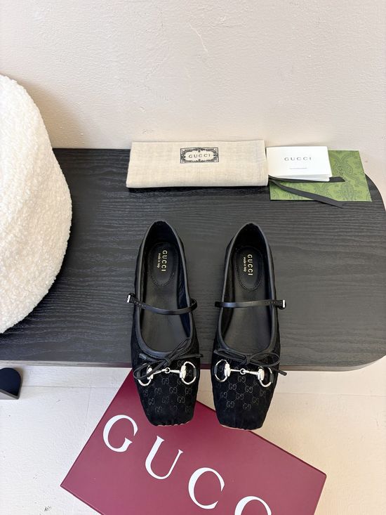 Gucci Vintage Style Buckle Mary Jane Comfortable Soft Leather Shoes