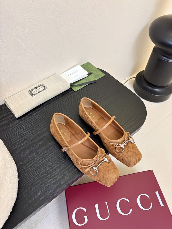 Gucci Vintage Style Buckle Mary Jane Comfortable Soft Leather Shoes