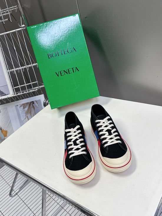 Bottega Veneta Vintage Style Leather-trimmed Canvas Casual Comfort Sneakers