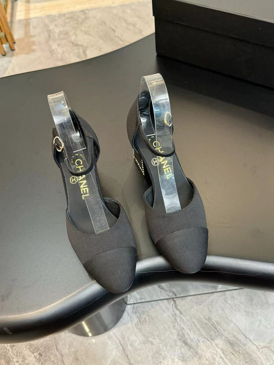 Chanel Elegant Suede Pumps Sheepskin Lining Genuine Leather Sole
