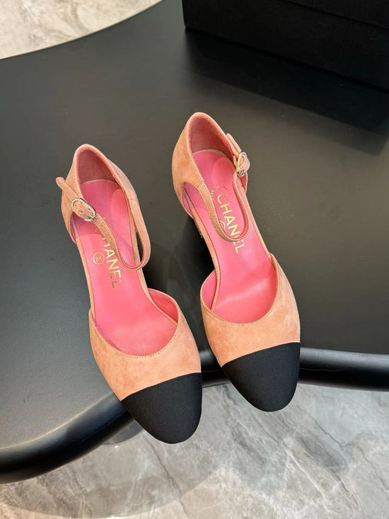 Chanel Elegant Suede Pumps Sheepskin Lining Genuine Leather Sole