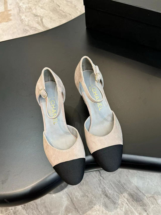 Chanel Elegant Suede Pumps Sheepskin Lining Genuine Leather Sole