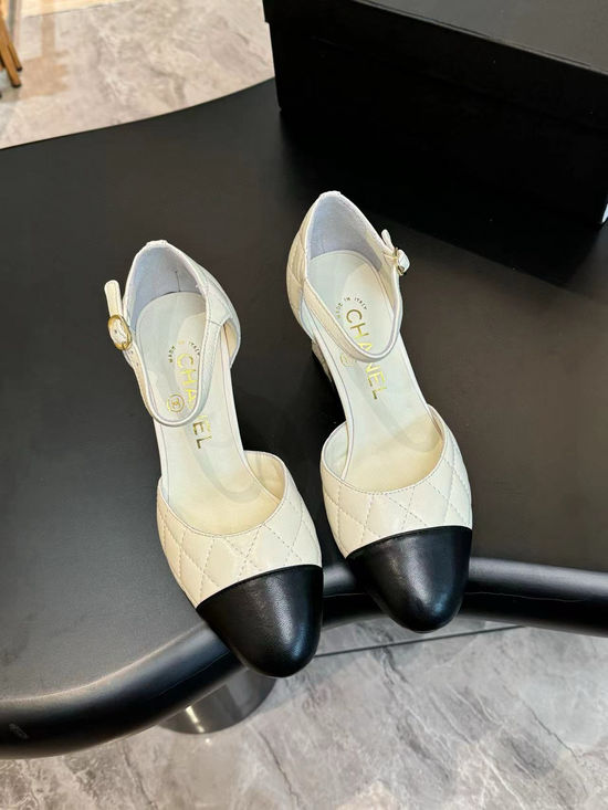 Chanel Elegant Chunky Heel Sheepskin Leather Dress Shoes