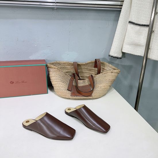 Loro Piana Simple Closed Toe Flat Slippers With Soft Sheepskin Lining