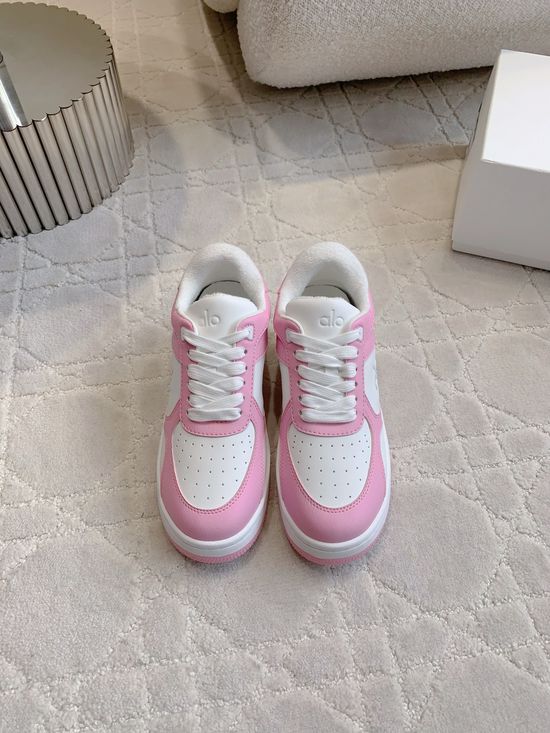 Alo Comfortable Low-Top Leather Casual White Sneakers