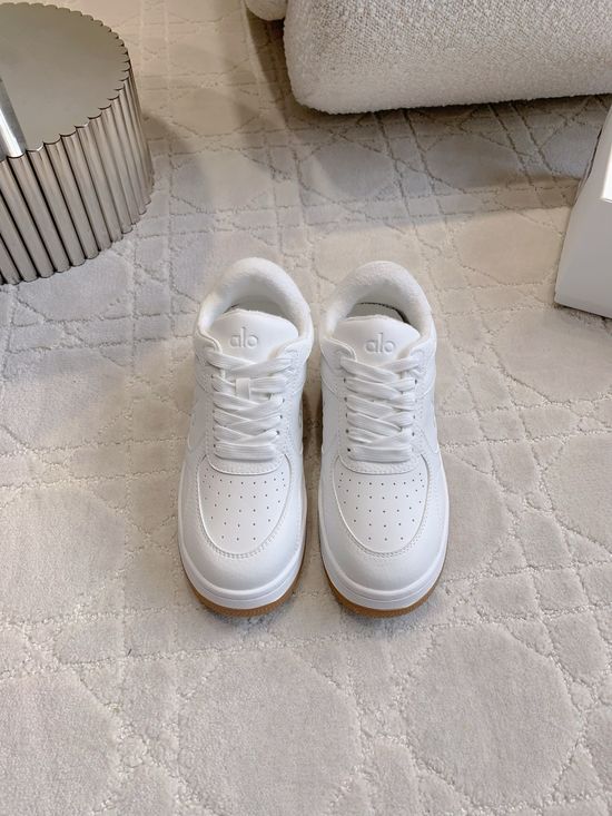 Alo Comfortable Low-Top Leather Casual White Sneakers