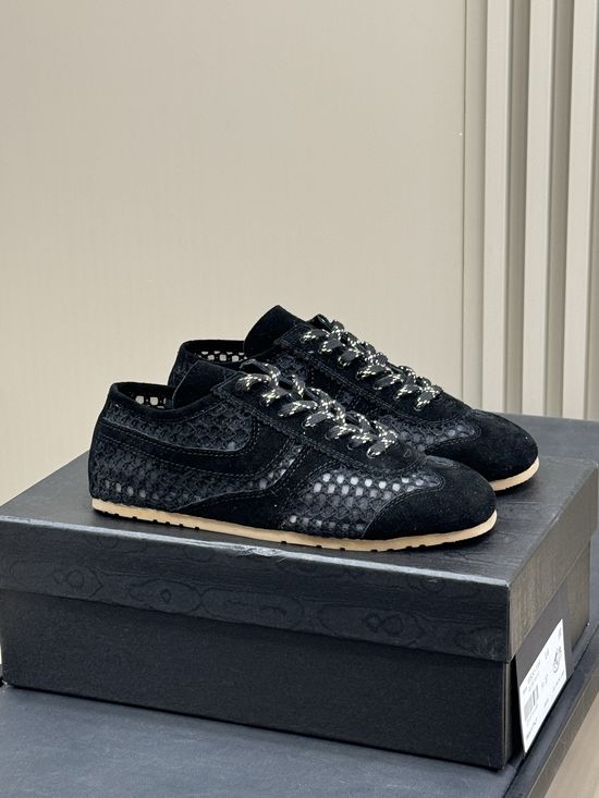 Dries Van Noten Suede Cowhide Stitched Training Shoes Premium Texture