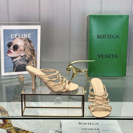 Bottega Veneta Hollow Out Leather Sandals Soft Comfortable Sole