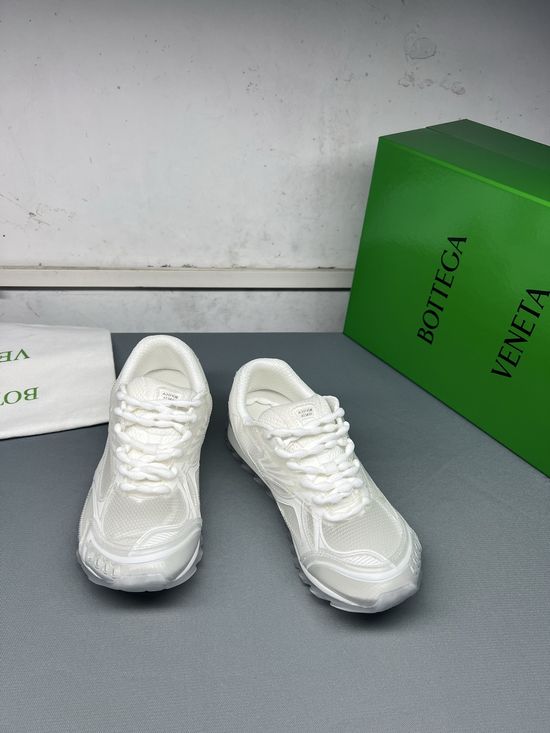 Bottega Veneta Lightweight Mesh Casual Sneakers with Sturdy Geometric Outsole