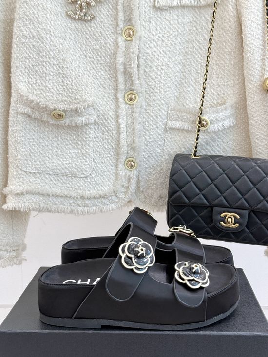 Chanel Elegant Floral Pattern Platform Slides with Soft Lining