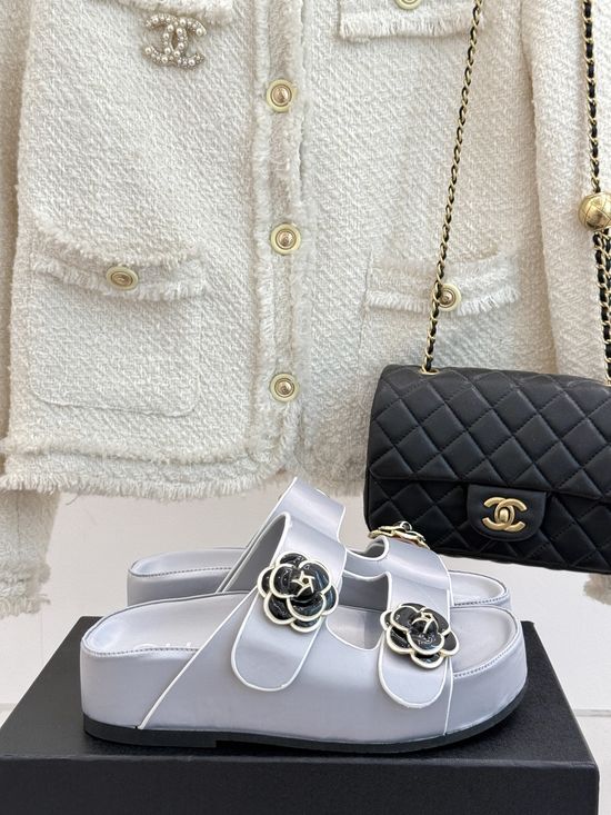Chanel Elegant Floral Pattern Platform Slides with Soft Lining