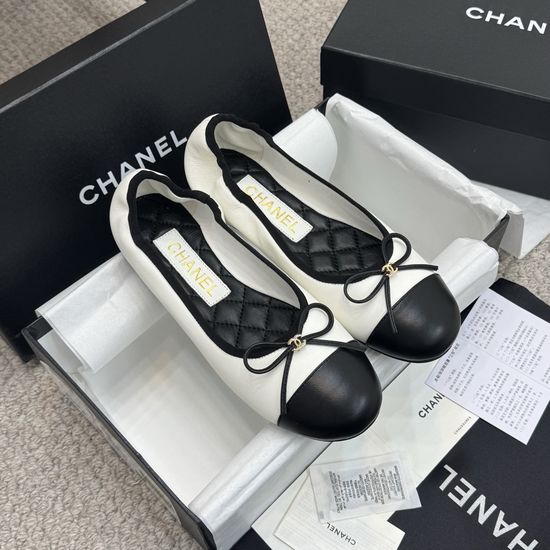 Chanel Classic Elegant Leather Ballet Flats with Embroidered Detail