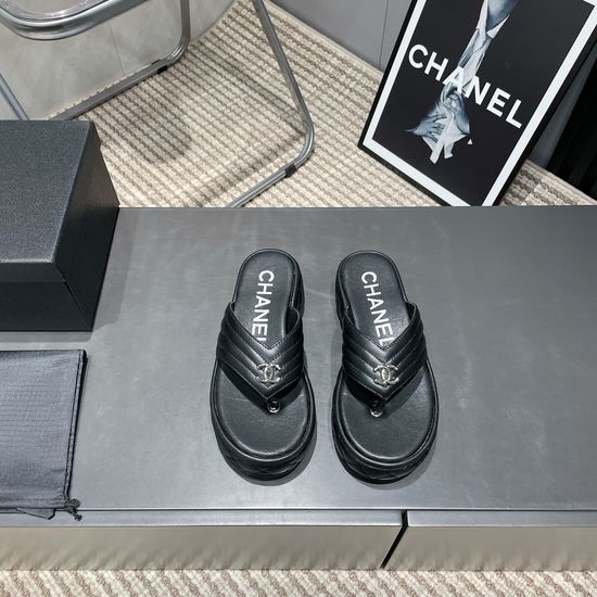 Chanel Thick Sole Flip Flop Style Casual Slides