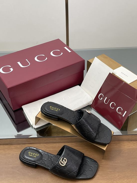 Gucci Embossed Leather Buckle Decor Comfort Slide Sandals