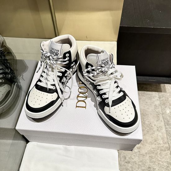 Christian Dior Hollow Out Design Sneakers Lightweight Comfortable Two-tone Sole
