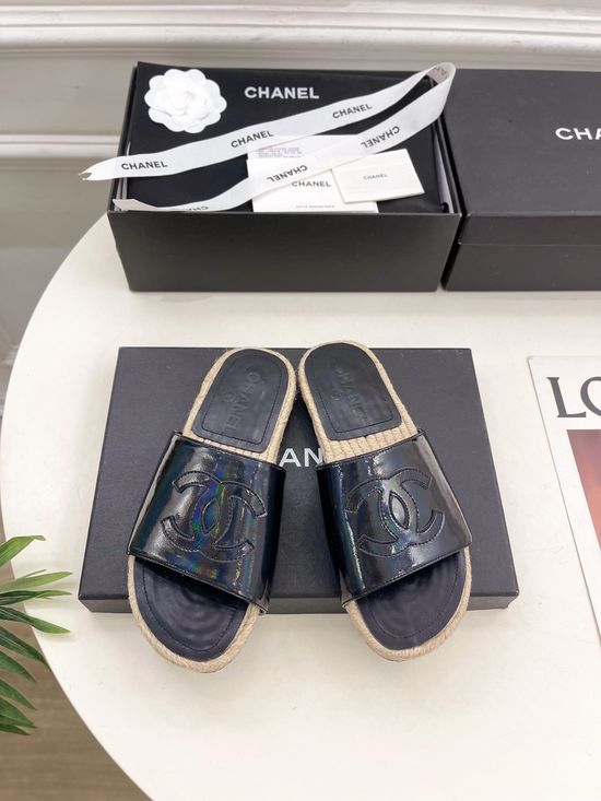 Chanel Classic Straw Woven Fisherman Slides Comfortable Casual