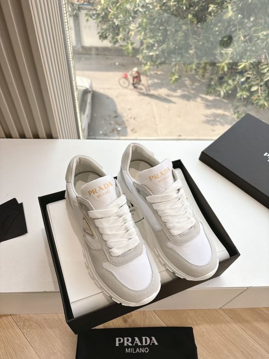 Prada Low Top Casual Sneakers Lightweight Soft Comfortable Sole