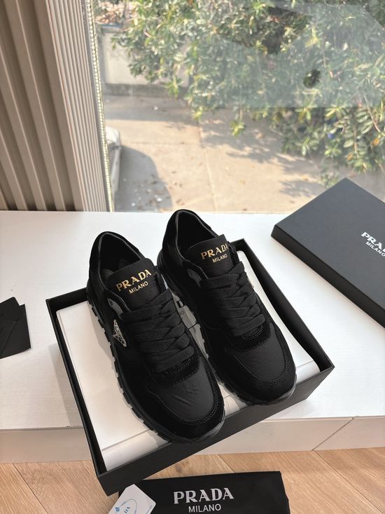 Prada Low Top Casual Sneakers Lightweight Soft Comfortable Sole
