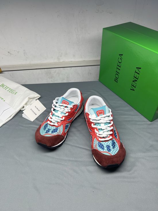 Bottega Veneta Celebrity Inspired Chunky Sneakers with Geometric Sole