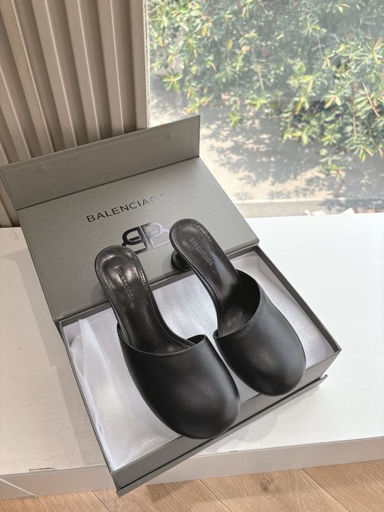 Balenciaga Low Curved Heel Closed Toe Shoes Genuine Leather Soft Casual Footwear