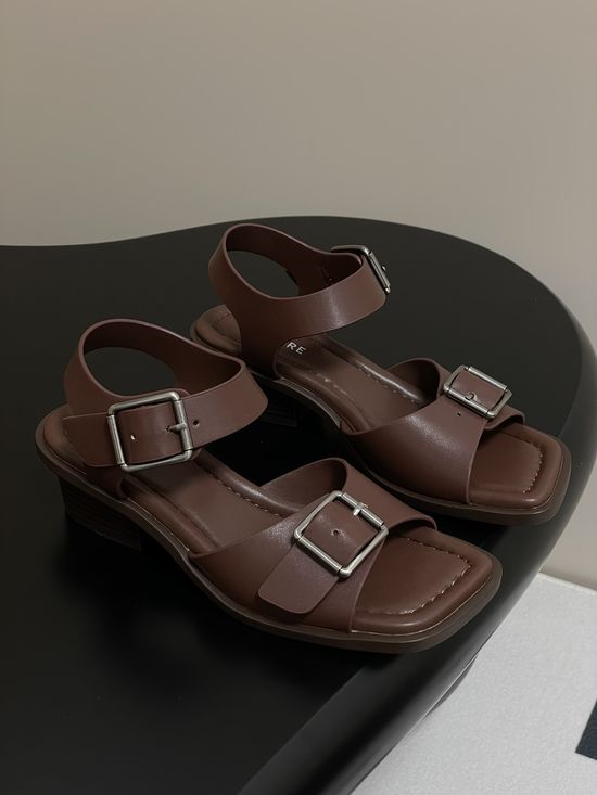 Lemaire Comfortable Chunky Heel Peep Toe Leather Sandals