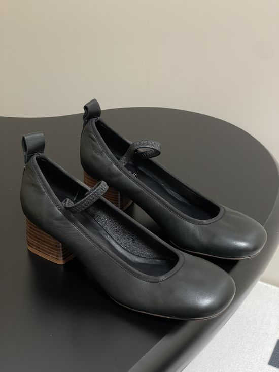 Lemaire Comfortable Mary Jane Flats with Low Heels