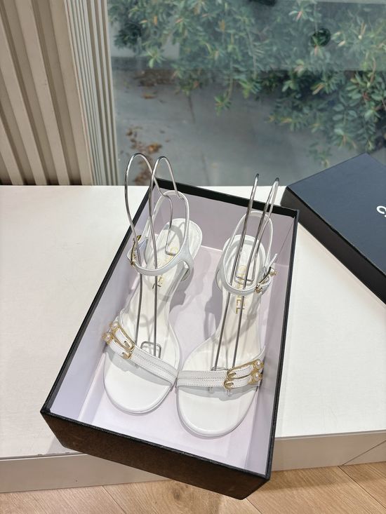 Chanel Elegant Leather Sandals Comfortable Versatile Daily Footwear