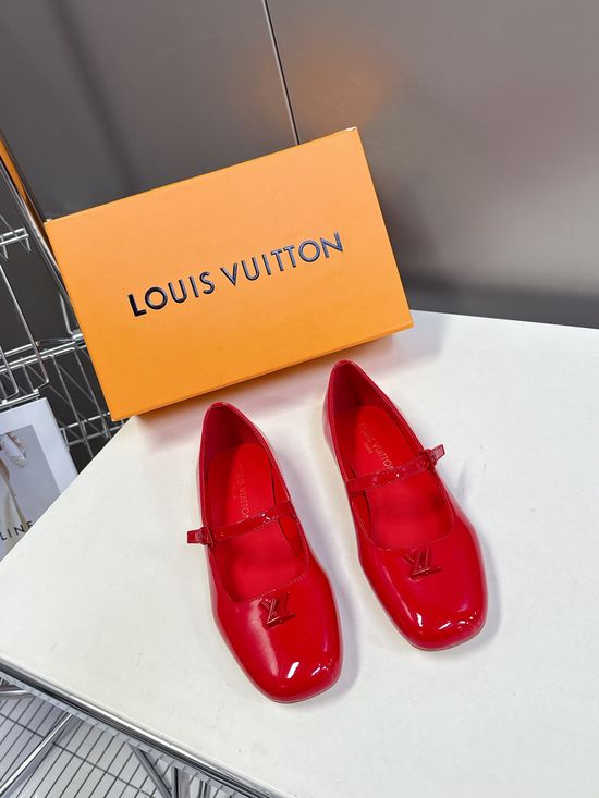 Louis Vuitton Genuine Leather Decorative Buckle Comfortable Flat Shoes