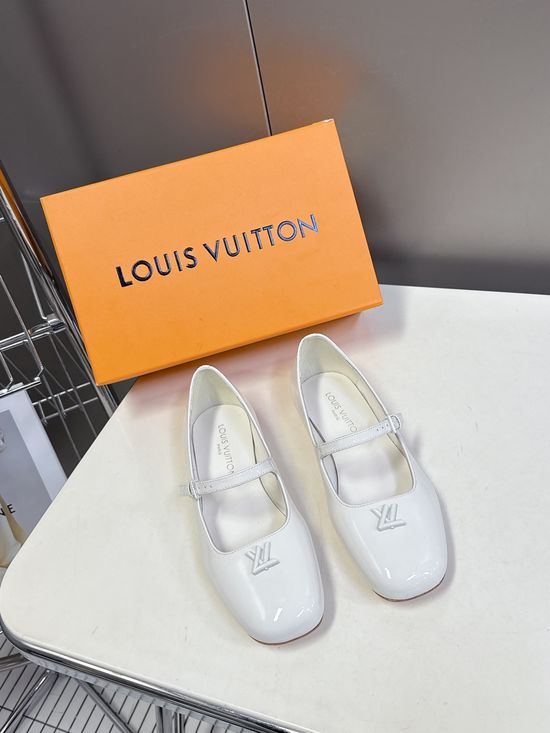 Louis Vuitton Genuine Leather Decorative Buckle Comfortable Flat Shoes