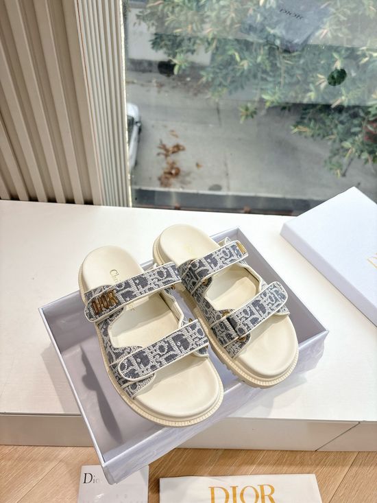 Christian Dior Classic Leather Loafers With Embroidered Logo Decoration