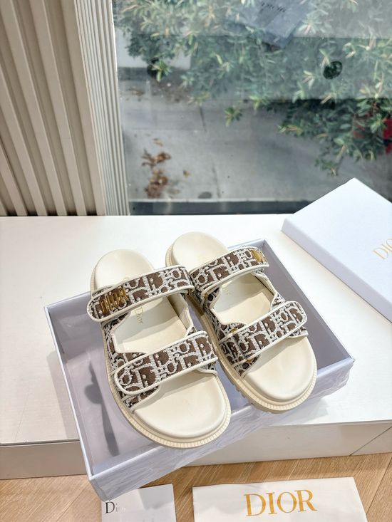Christian Dior Classic Leather Loafers With Embroidered Logo Decoration