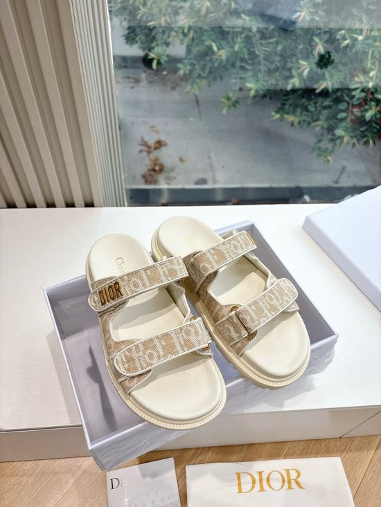 Christian Dior Classic Leather Loafers With Embroidered Logo Decoration