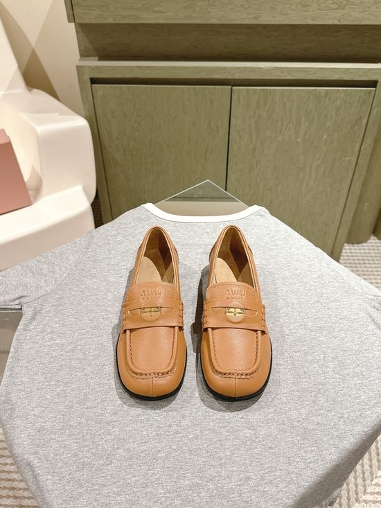 Miu Miu Vintage Distressed Leather Comfort Casual Shoes