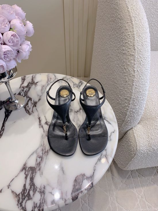 Yves Saint Laurent Chic Wedge Toe-Ring Sandals for Comfort