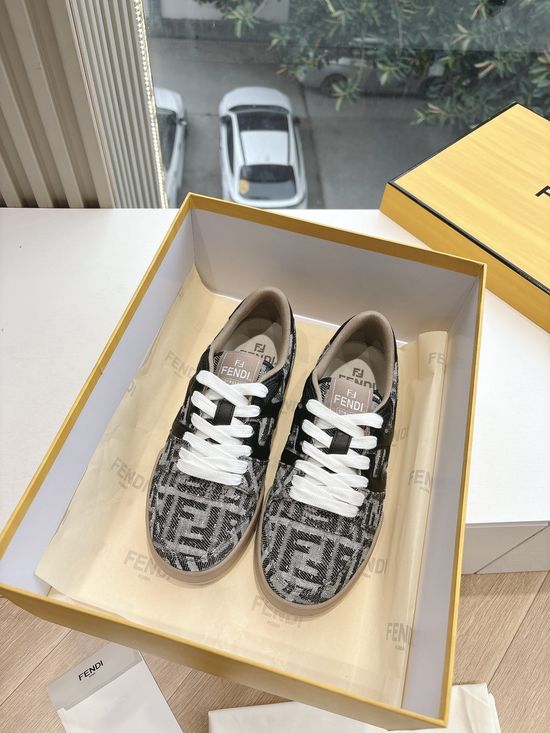 Fendi Leather and Fabric Stitching Casual Sneakers