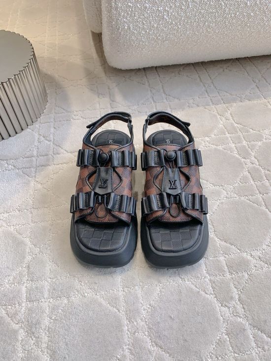 Louis Vuitton Comfortable Thick Sole Casual Sandals For Daily Use