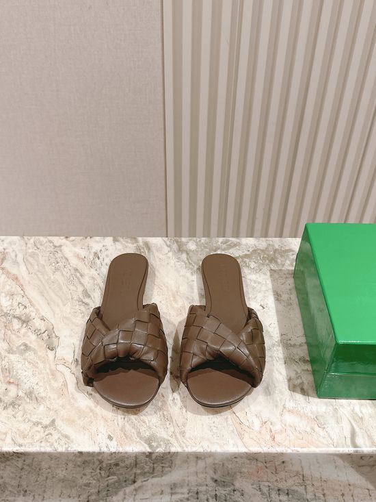 Bottega Veneta Handwoven Lambskin Comfortable Non-deformable Casual Slippers