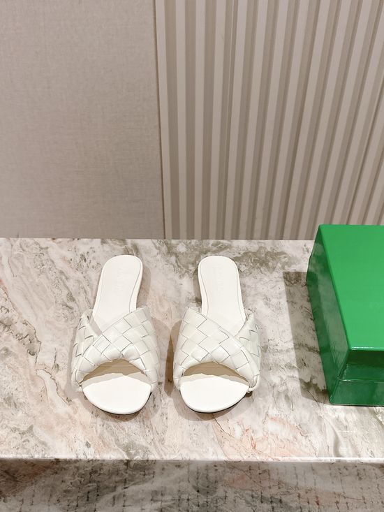 Bottega Veneta Handwoven Lambskin Comfortable Non-deformable Casual Slippers