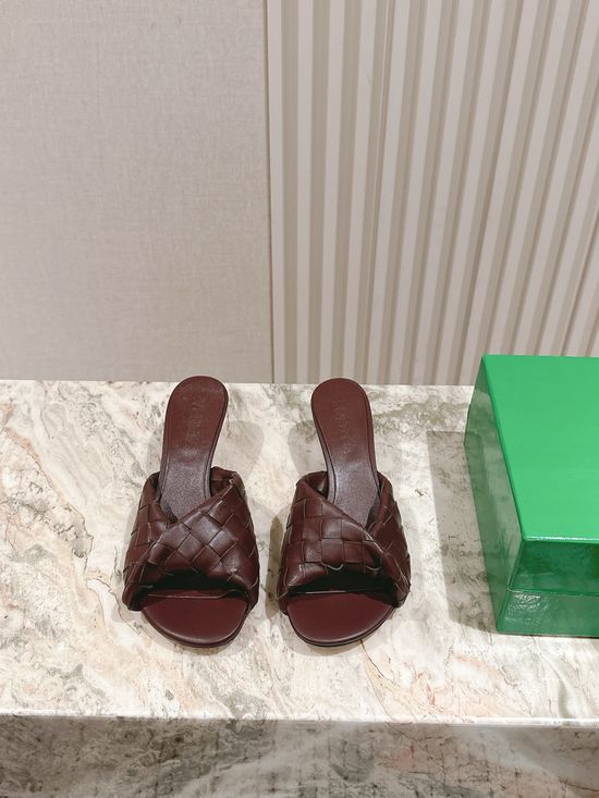 Bottega Veneta Handwoven Lambskin Comfortable Non-deformable Casual Slippers