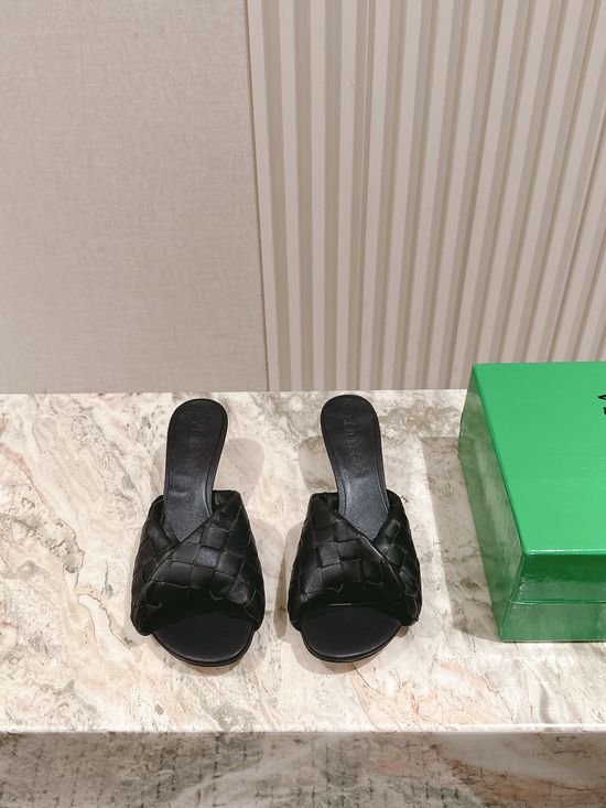 Bottega Veneta Handwoven Lambskin Comfortable Non-deformable Casual Slippers