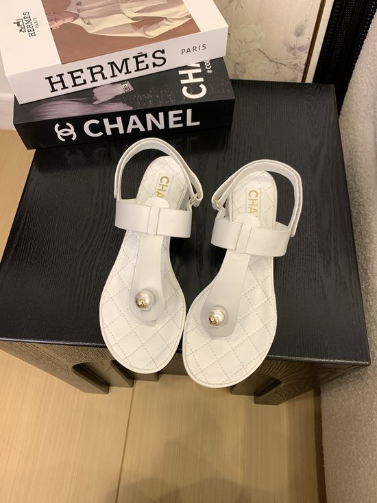 Chanel Premium Leather Toe-Post Sandals With Leather Sole