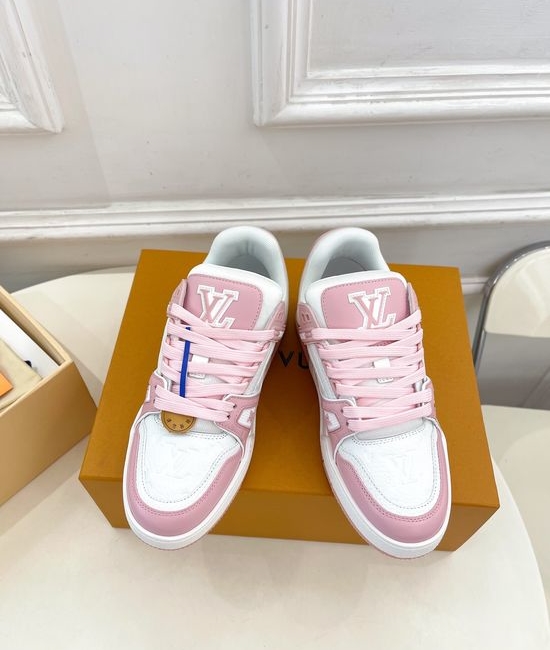 Louis Vuitton LV Premium Leather Retro Casual Sneakers