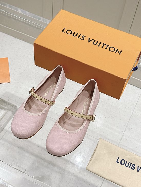 Louis Vuitton Versatile Leather Flat Shoes With Pattern Decoration