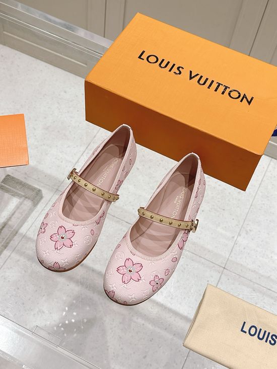 Louis Vuitton Versatile Leather Flat Shoes With Pattern Decoration
